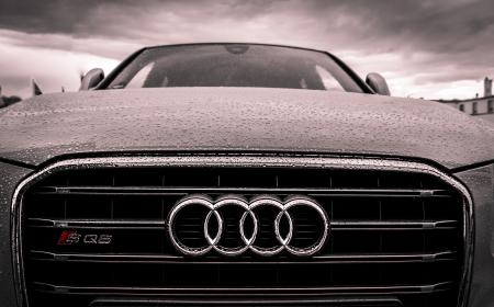 v8hzs